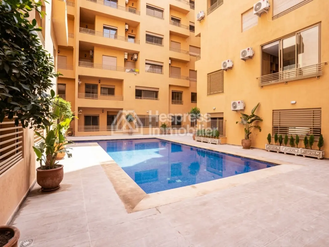 Modern 2-bedroom apartment with pool