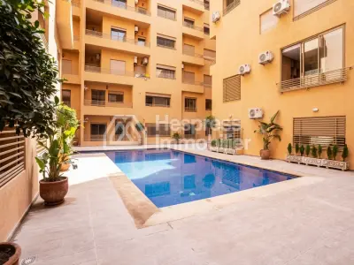 Modern 2-bedroom apartment with pool