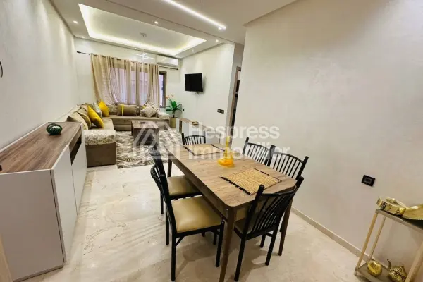 Modern 2-bedroom apartment with pool