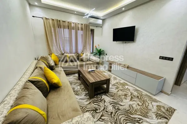 Modern 2-bedroom apartment with pool