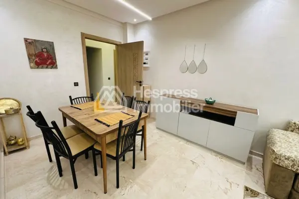 Modern 2-bedroom apartment with pool