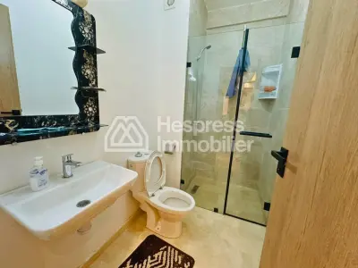 Modern 2-bedroom apartment with pool