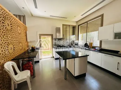 Belle villa de 500 m² avec piscine à Targa