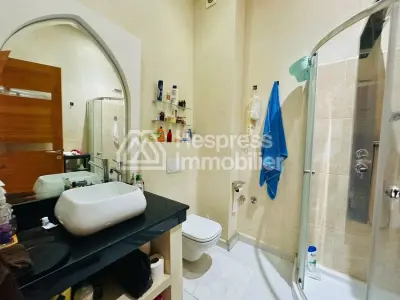 فيلا رائعة مكونة من 4 غرف نوم مع مسبح خاص