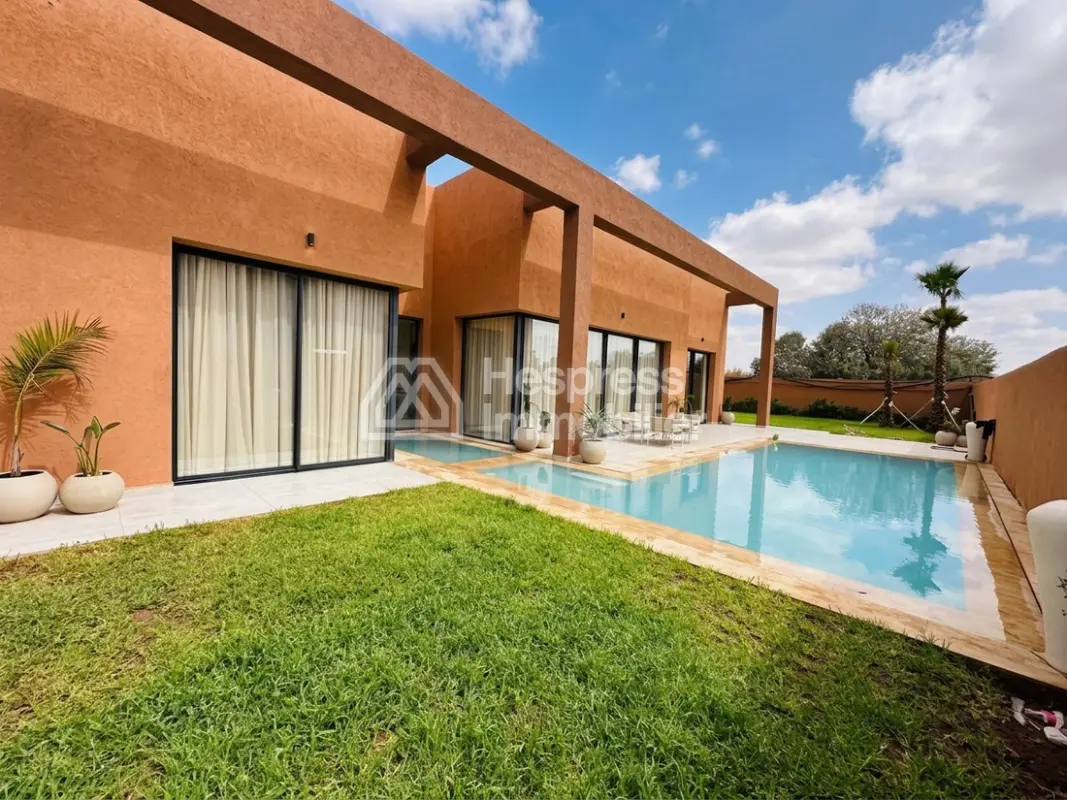 Single-story villa – 4 suites – Private pool