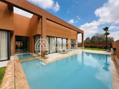 Single-story villa – 4 suites – Private pool
