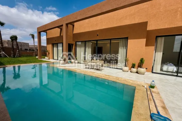 Single-story villa – 4 suites – Private pool