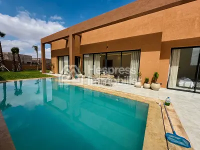 Single-story villa – 4 suites – Private pool
