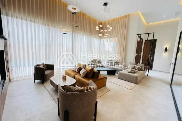 Single-story villa – 4 suites – Private pool