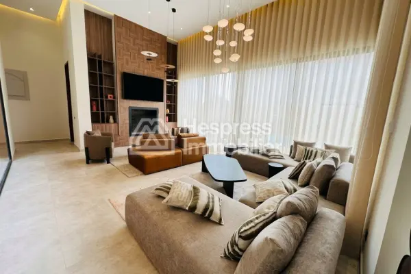 Single-story villa – 4 suites – Private pool