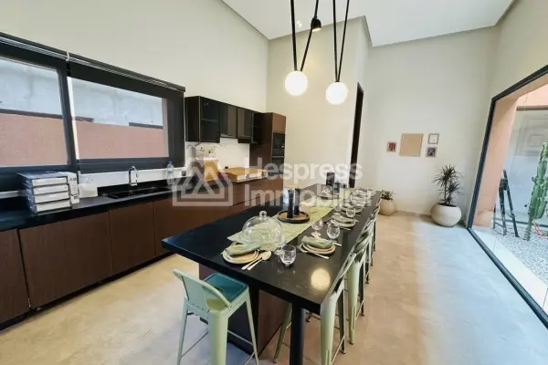 Single-story villa – 4 suites – Private pool
