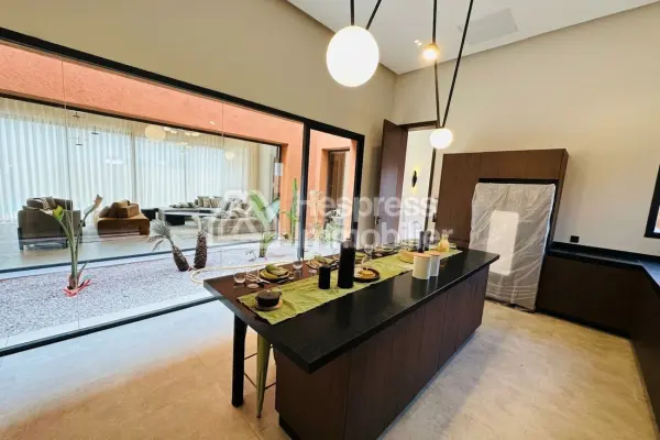 Single-story villa – 4 suites – Private pool