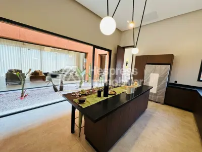 Single-story villa – 4 suites – Private pool