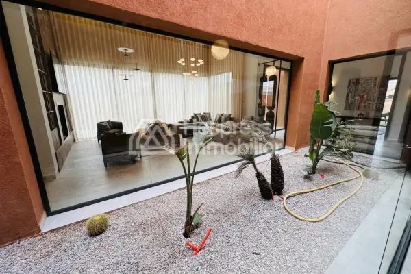Single-story villa – 4 suites – Private pool