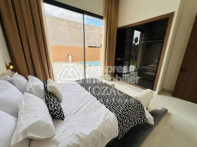 Single-story villa – 4 suites – Private pool