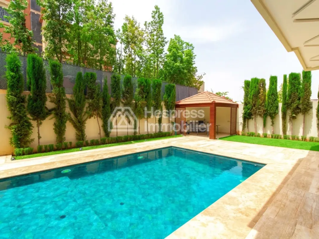 Belle villa avec piscine privée à Targa