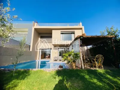 Magnificent villa with pool in a golf resort