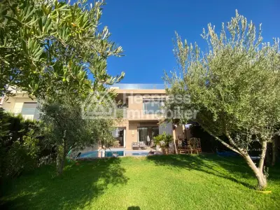 Magnificent villa with pool in a golf resort