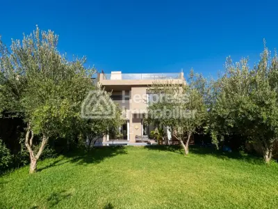 Magnificent villa with pool in a golf resort