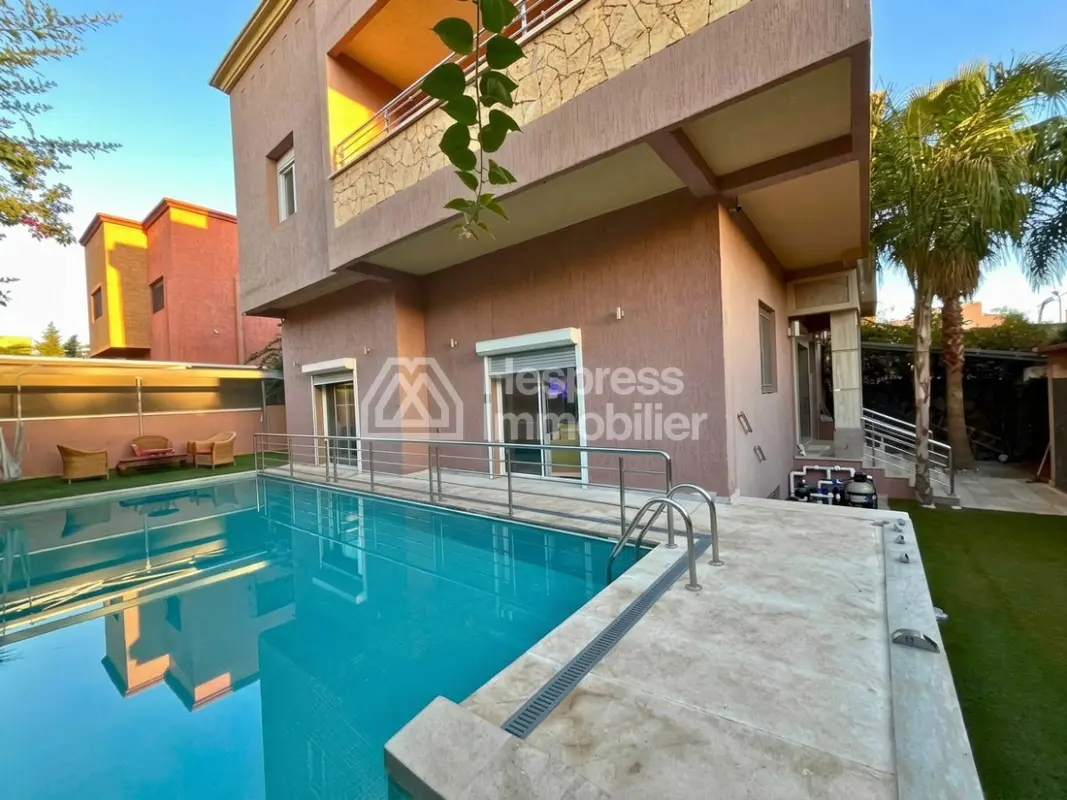 Belle villa meublée avec piscine privée à Targa