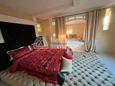 Belle villa meublée avec piscine privée à Targa