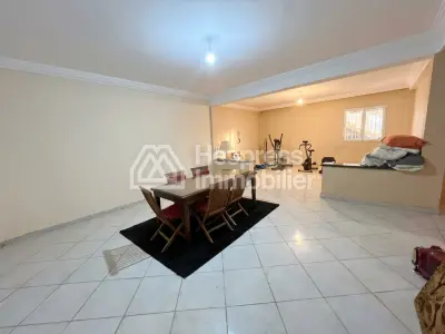 Belle villa meublée avec piscine privée à Targa