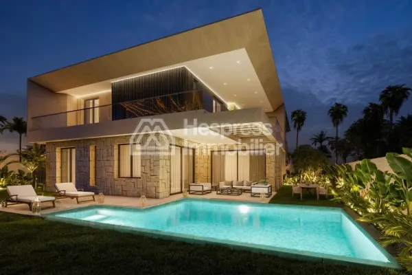 Luxurious modern villa with 4 suites and private pool