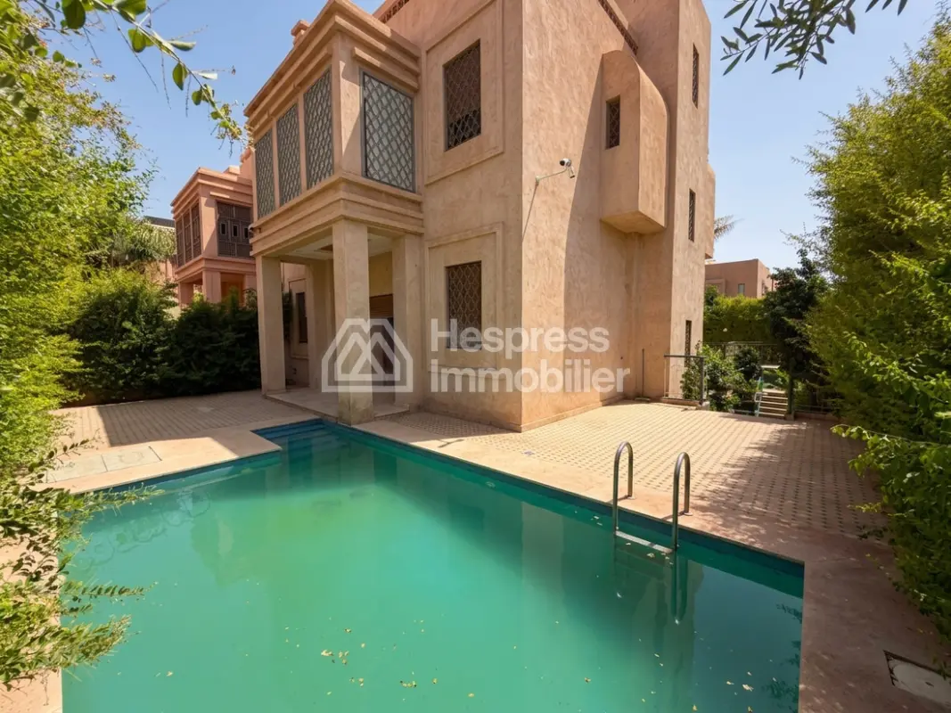 Magnifique villa 400 m² avec piscine privée Targa