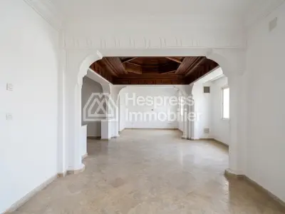Spacieux appartement en plein Boulevard M6
