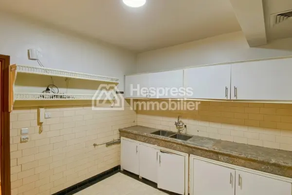 Spacious apartment right on Boulevard M6