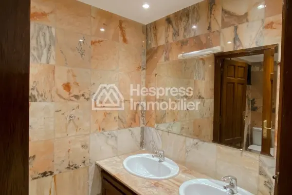 Spacious apartment right on Boulevard M6
