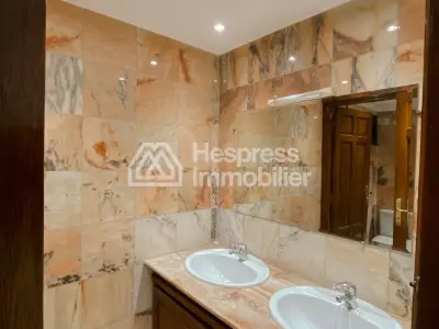 Spacieux appartement en plein Boulevard M6