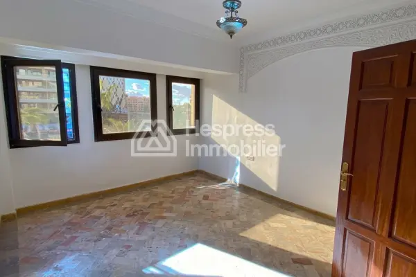 Spacious apartment right on Boulevard M6