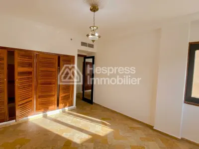Spacieux appartement en plein Boulevard M6