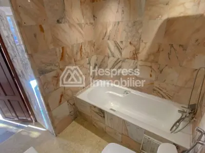 Spacieux appartement en plein Boulevard M6