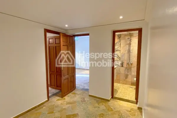 Spacious apartment right on Boulevard M6