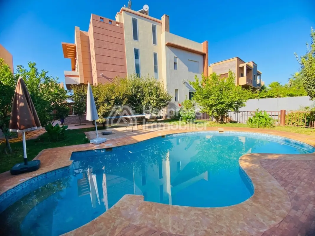 Beautifully furnished villa with pool – Targa