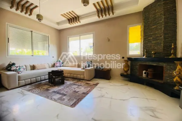 Beautifully furnished villa with pool – Targa