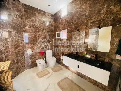 Beautifully furnished villa with pool – Targa