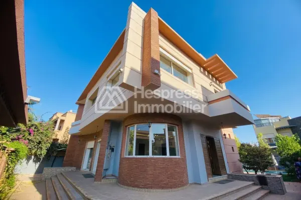 Beautifully furnished villa with pool – Targa