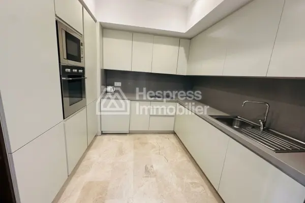 Luxury apartment in the heart of M Avenue