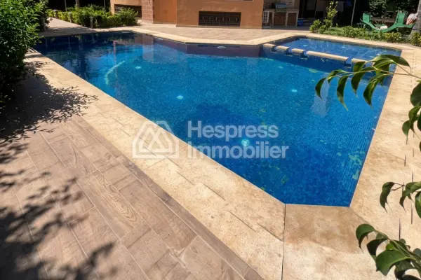4-bedroom villa with private pool and secure residence