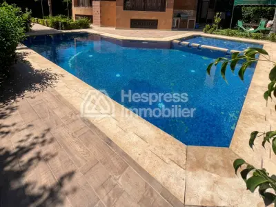 Villa 4 chambres piscine privée résidence sécurisé