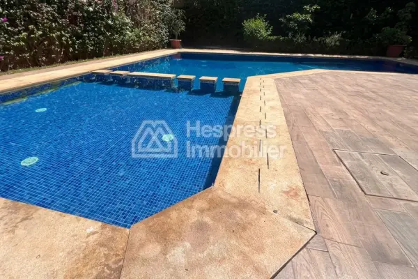 4-bedroom villa with private pool and secure residence