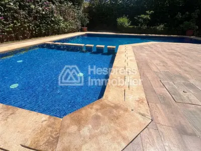Villa 4 chambres piscine privée résidence sécurisé