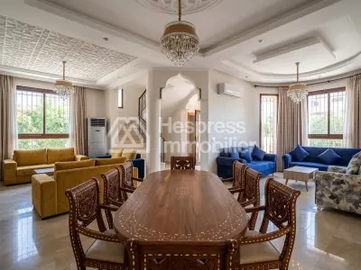 Villa 4 chambres piscine privée résidence sécurisé