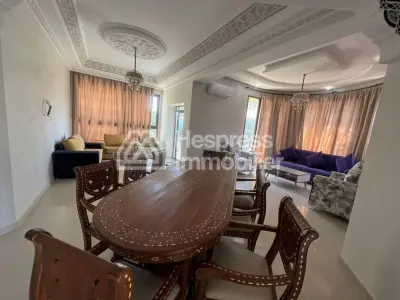 Villa 4 chambres piscine privée résidence sécurisé
