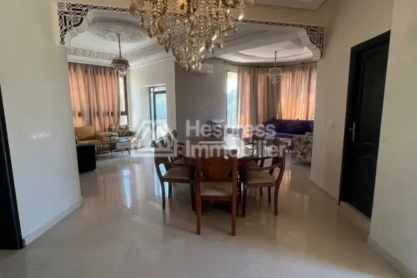 4-bedroom villa with private pool and secure residence