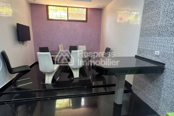 4-bedroom villa with private pool and secure residence