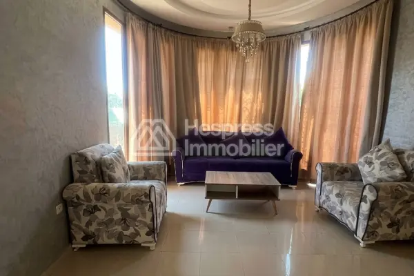 4-bedroom villa with private pool and secure residence